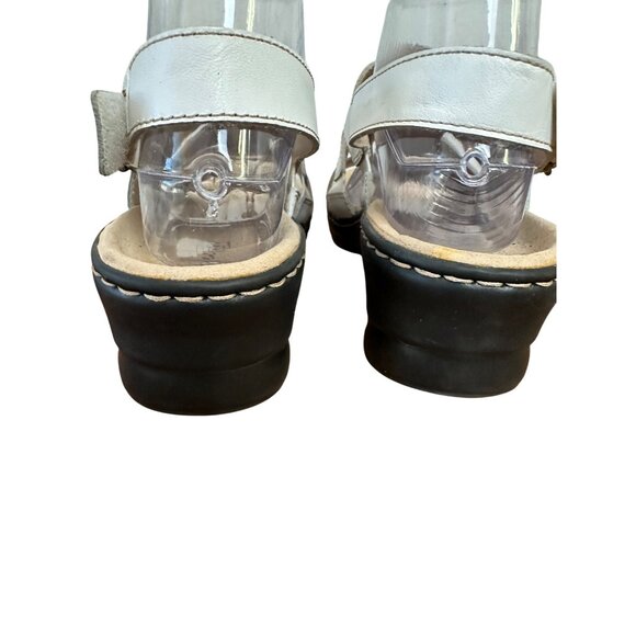 Clarks Size 10  Strappy Stylist Summer Comfy Casual Chic Slip On Sandals White - Picture 8 of 13